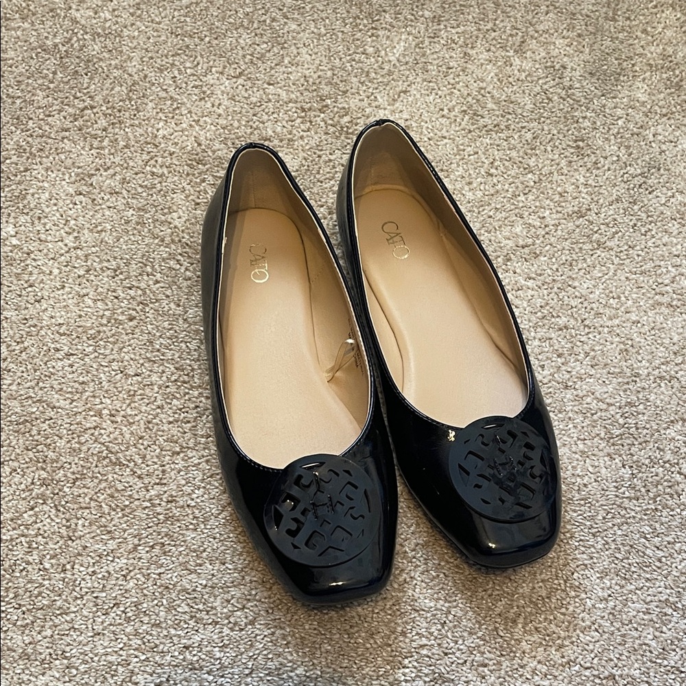 Cato Black Patent Flats with Cutout Medallion